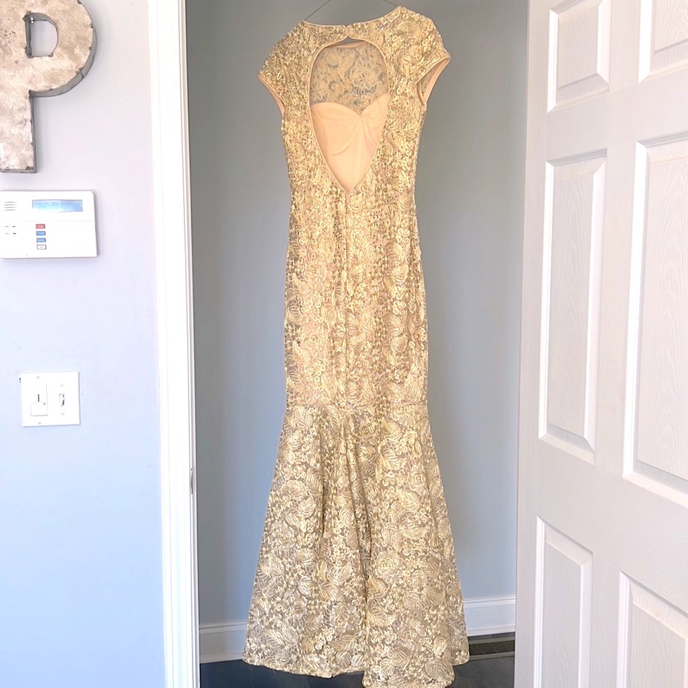 Clarisse bateau mermaid gold sequin size 4 evening gown - Picture 6 of 15